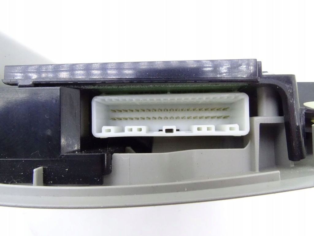 фото №4, Lexus is ii 05-13 лампа потолочный 1d111-044g