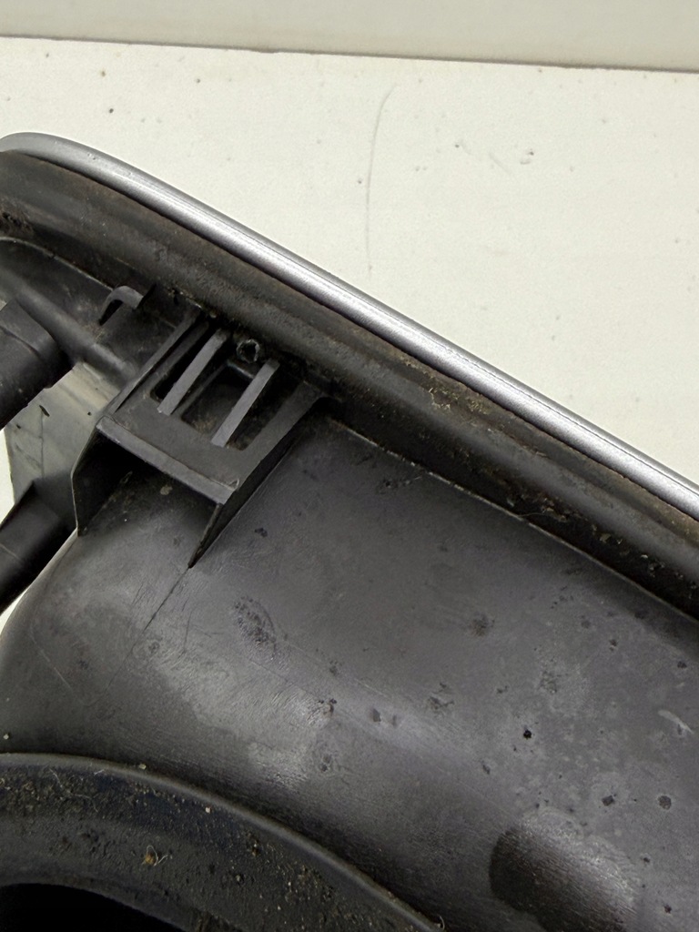 фото №10, Audi a6 c7 крышка заливной топлива + основание заливной топлива цвет lx7w