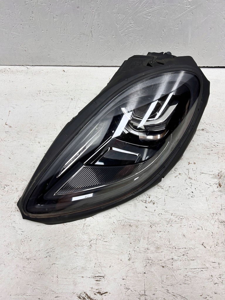 Porsche macan 95b рестайлінг  2022 ліхтарі  led перед передні комплект ліва правий в Україні