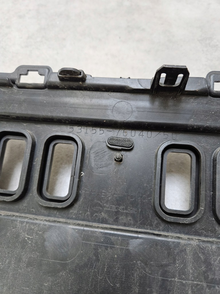 Купити Решітка радіатора решітка  нижня lexus ct200h рестайлінг  53102 76030