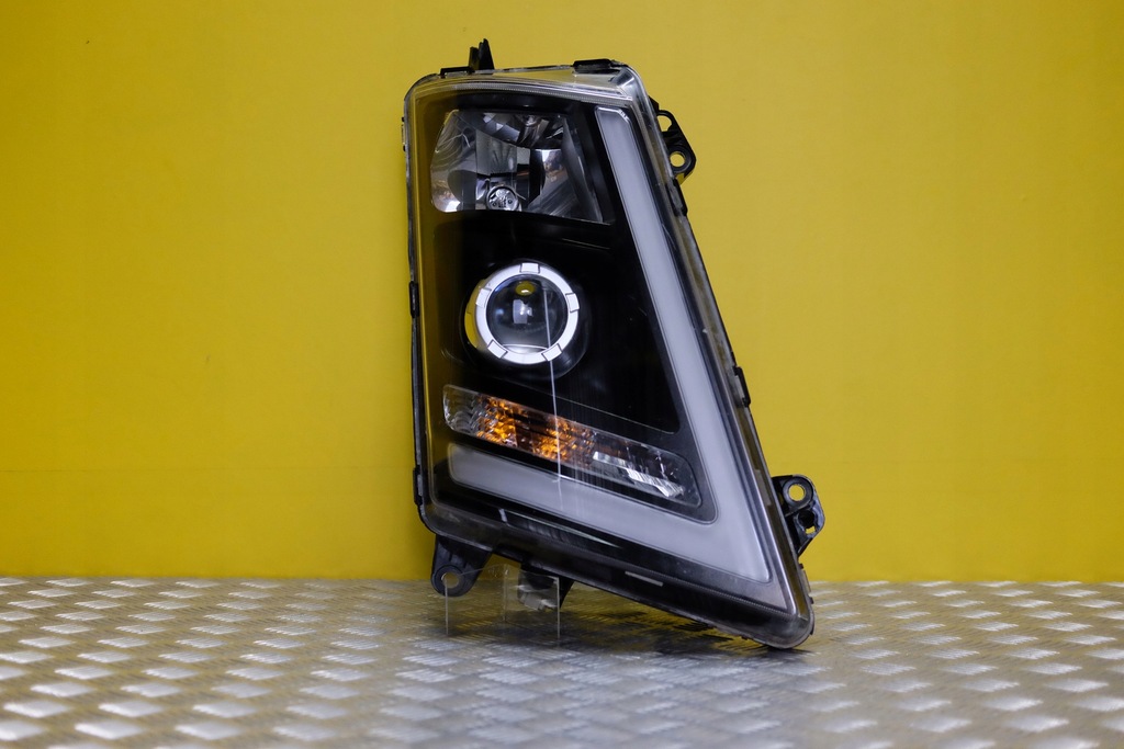 фото №1, Volvo fh ii 2012- фара лампа перед ксенон r eu