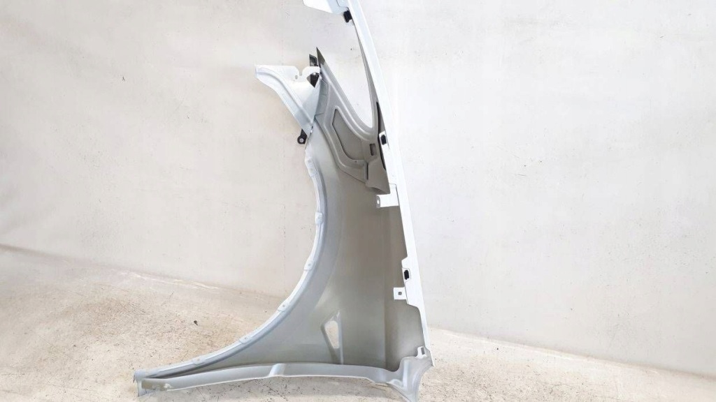 Tesla y 2020-2024 крила правий перед Київ