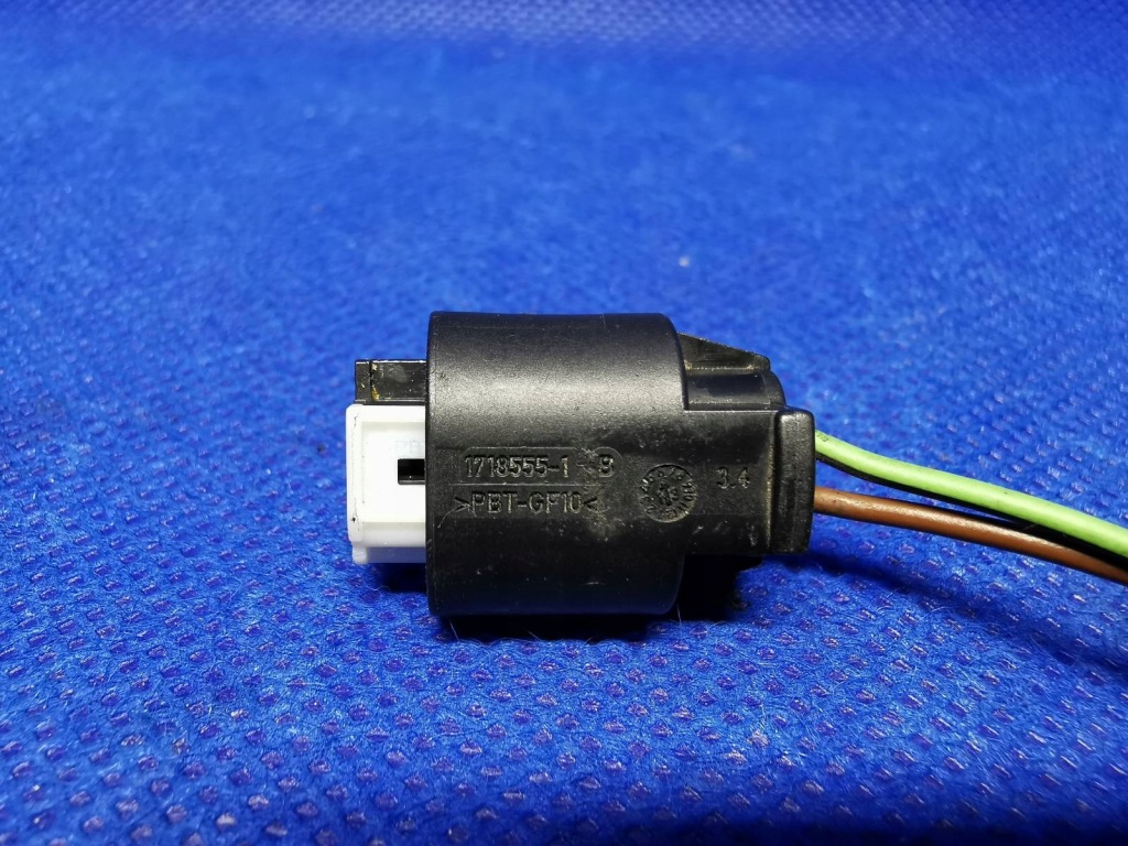Купить Колодка штекер жгут оригинал bmw e46 e61 e83 e90 f10 f30 1718555-1b