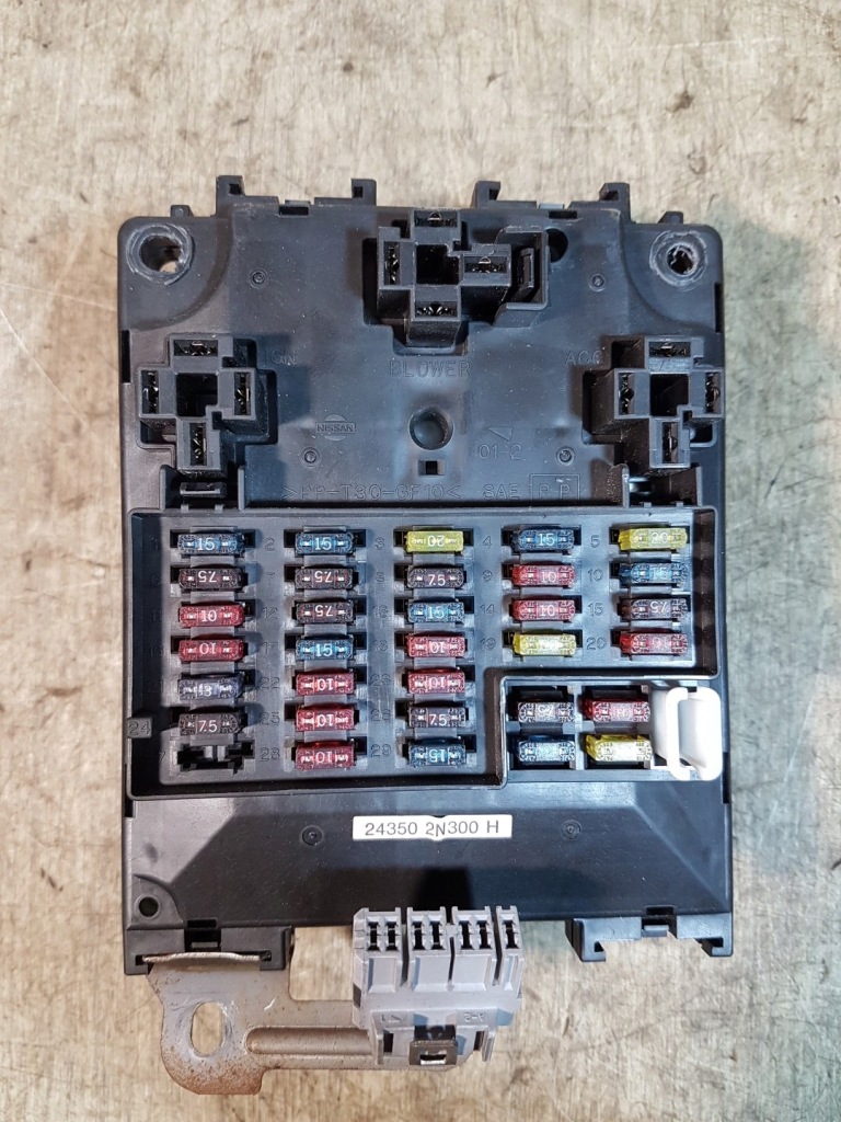 фото №1, Коробка предохранителей almera n15 lift 1.4 16v