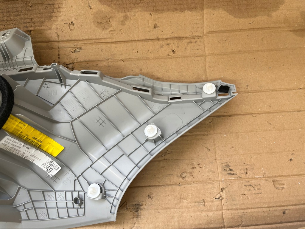 фото №13, Hyundai i20 iii 3 2021r захист оббивка обшивка стійка правий задня оригінал