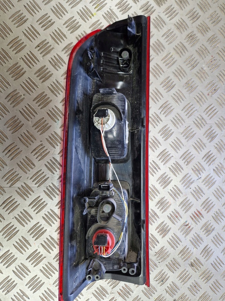 фото №2, Лампа задня права renault trafic iii 2014r-