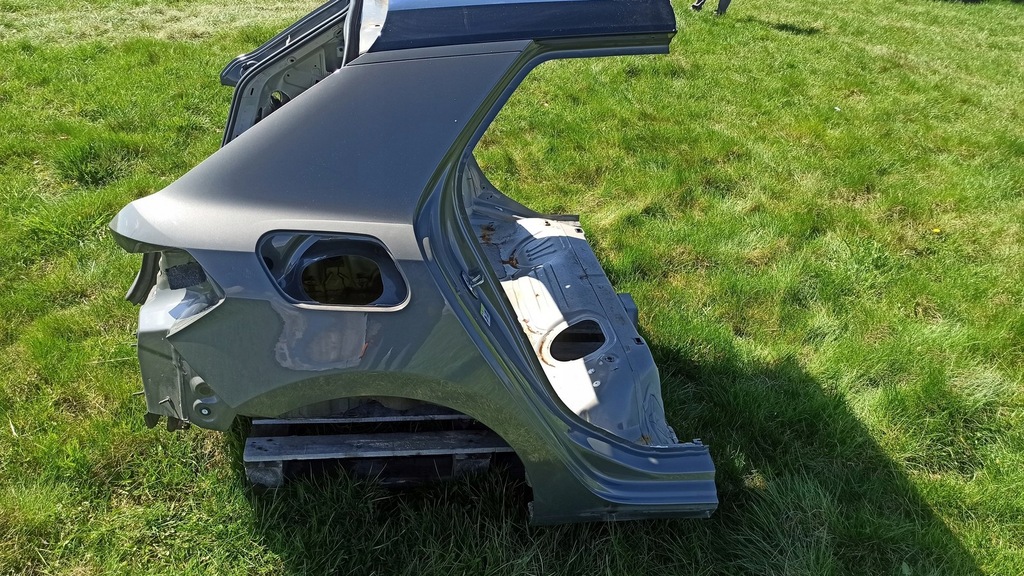 фото №1, Audi a1 82a чверть правий задня крила sportback