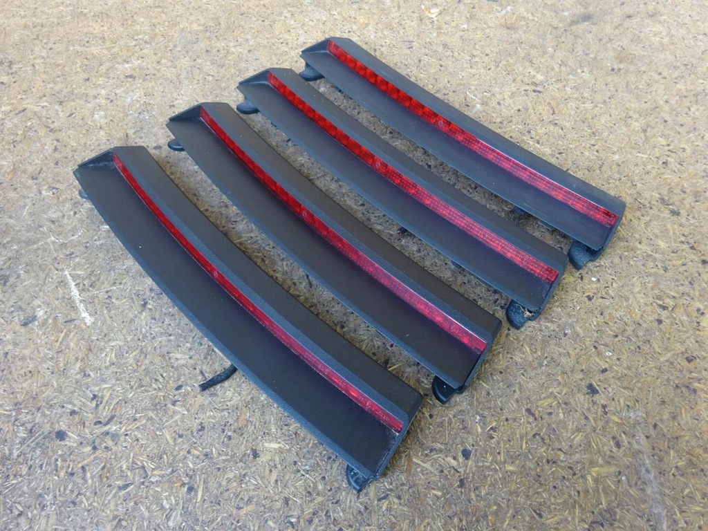 фото №8, Audi tt 8n coupe третий свет стоп 8n8945097a