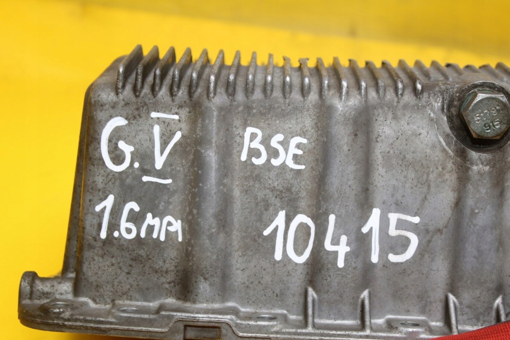 Піддон масляна vw golf v audi a3 1.6 mpi bse 06a103603aj Ціна