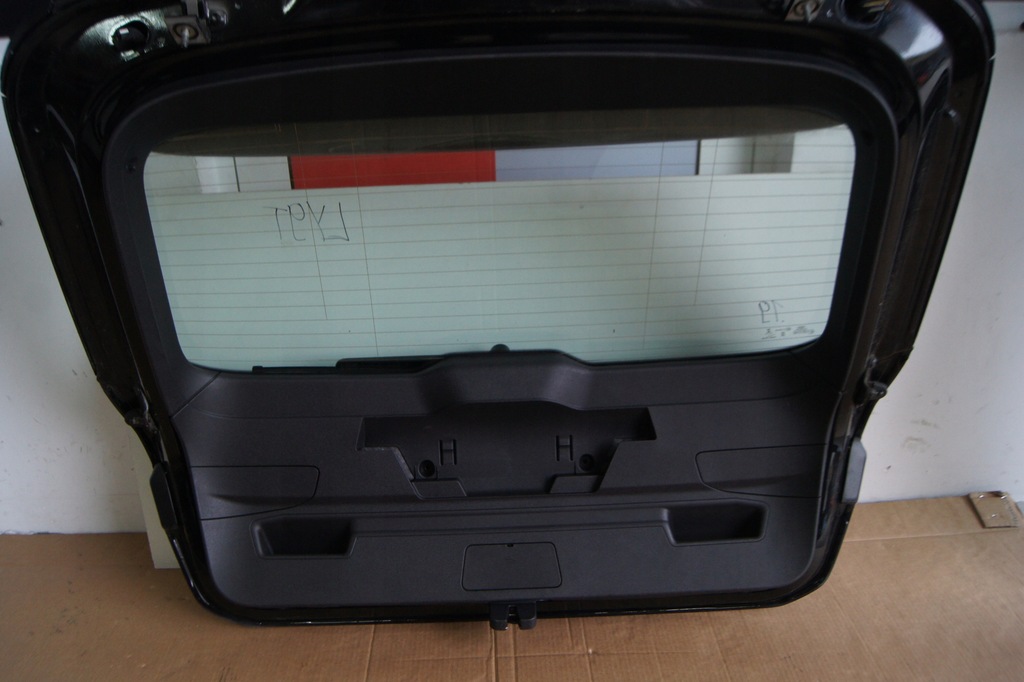 фото №10, Audi a3 8y s-line задня кришка багажника лампи бампер ly9t