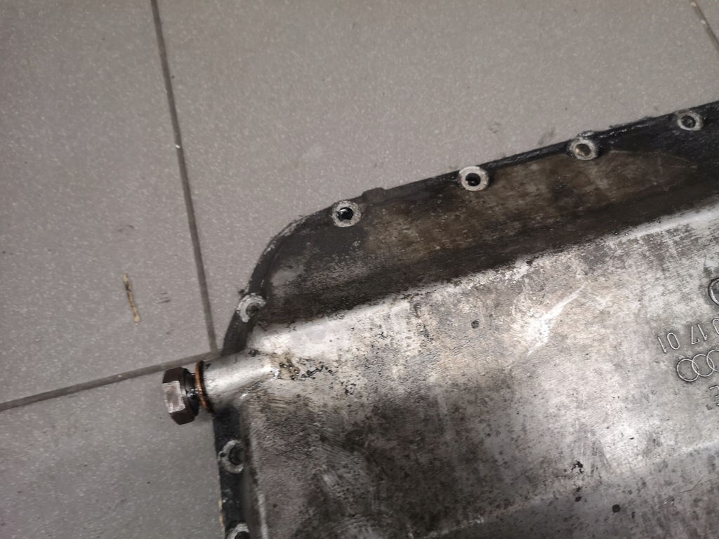 фото №8, Поддон масляная audi a8 d2 2.5 tdi 059103604e