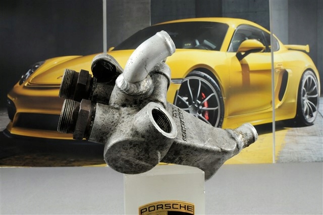 фото №1, Oryg. porsche 911 964 термостат