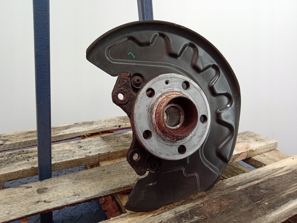 фото №3, Skoda rapid 1.6 tdi поворотный кулак перед левая ступица