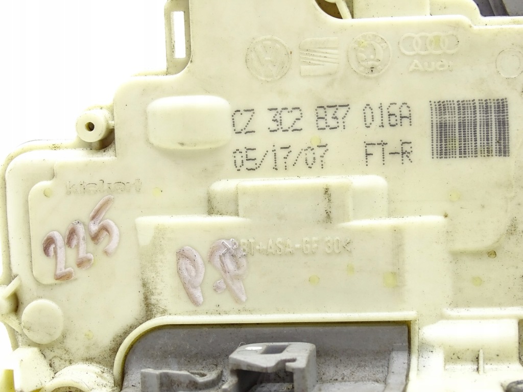 фото №11, Замок двері правий перед передній vw passat b7 9 pin