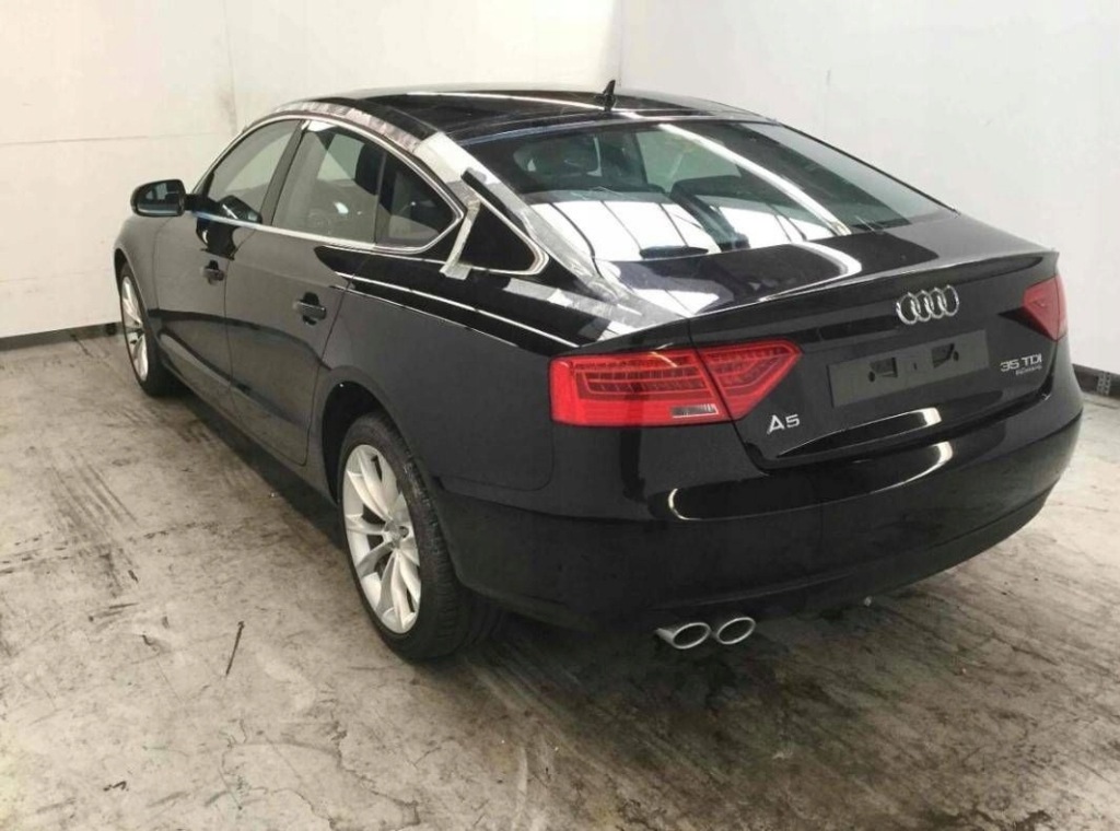 Оригинальная радиатор воды масла audi a5 8t a4 b8 2.0 tdi 8k0121251aj 14km в Украине