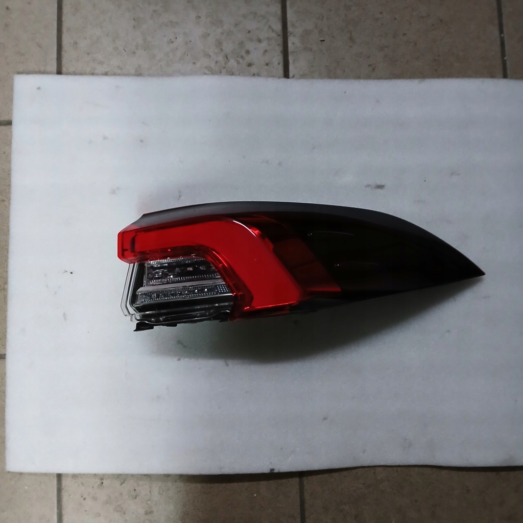 фото №1, Toyota corolla e21 sedan правая сторона