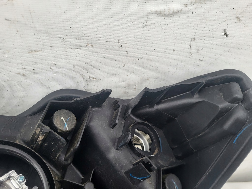 фото №8, Лампа правый перед mazda 2 db5j-51030