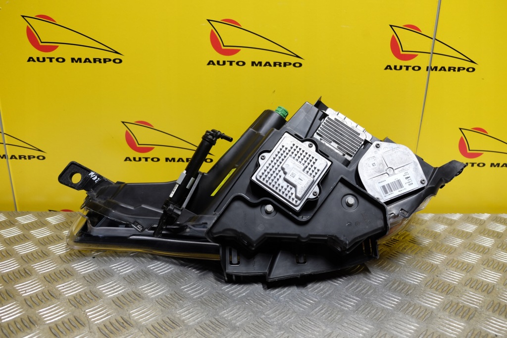 Maserati levante m161 2017- фара фара ксенон led + омивач r америка в Україні