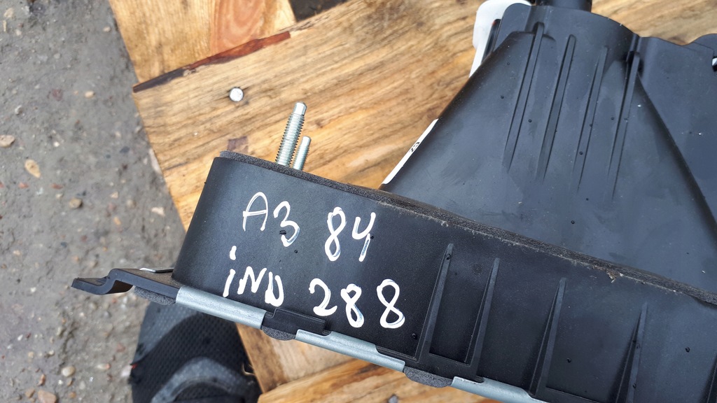 фото №9, A3 8y домкрат переключения передач 1.0 tsi 5wa711049af