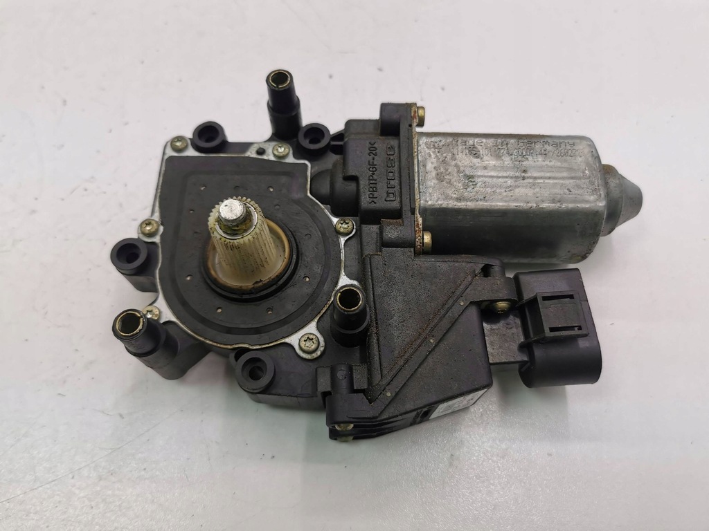 фото №6, Audi a4 s4 b5 8d 1997 левая сторона двигатели окон