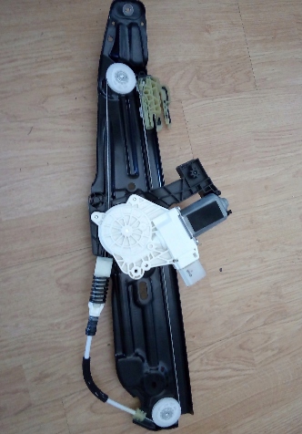 фото №1, Bmw f10 підйомник скло правий задня 7208018