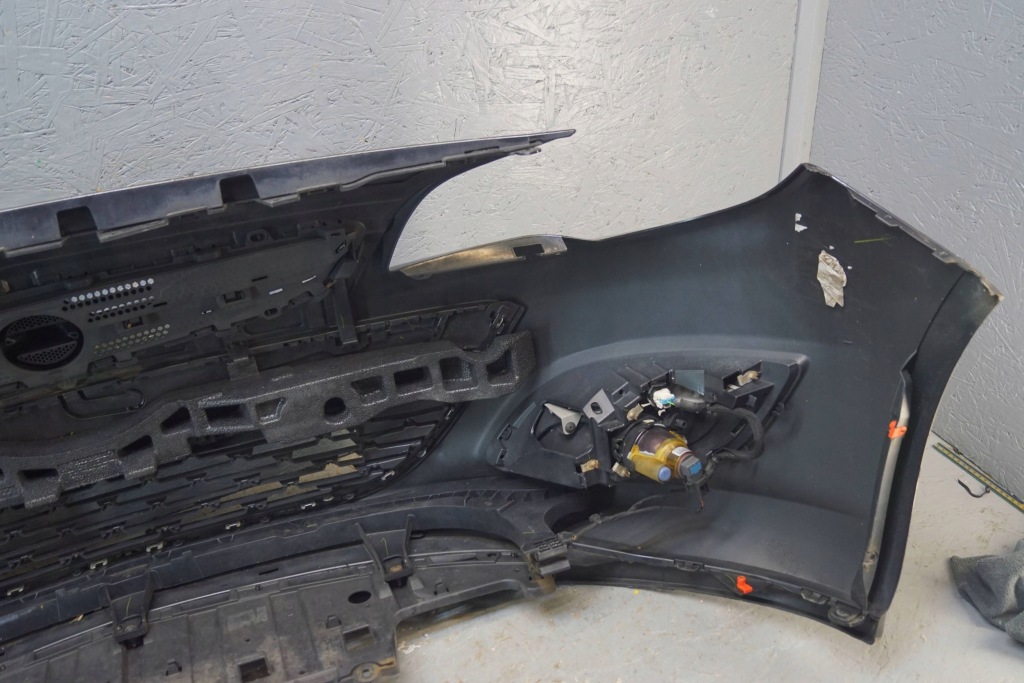 Opel astra j iv рестайлинг  бампер перед z2429 с Разборки