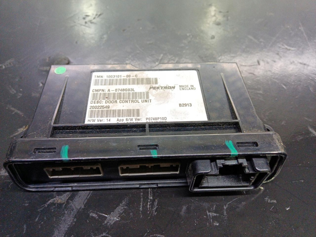 Купити Tesla model s модуль керуючий двері 1003101-00-c