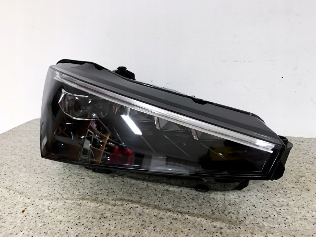 фото №1, Лампа правая правый перед передняя skoda scala full led 2018- 657941016a
