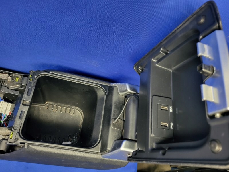 фото №5, Подлокотник land rover discovery iv