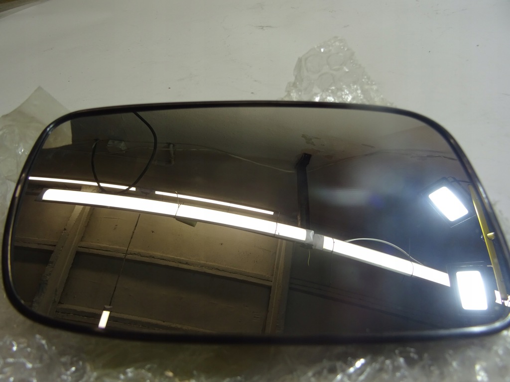 фото №1, Правий вкладиш дзеркало toyota avensis 8790805280