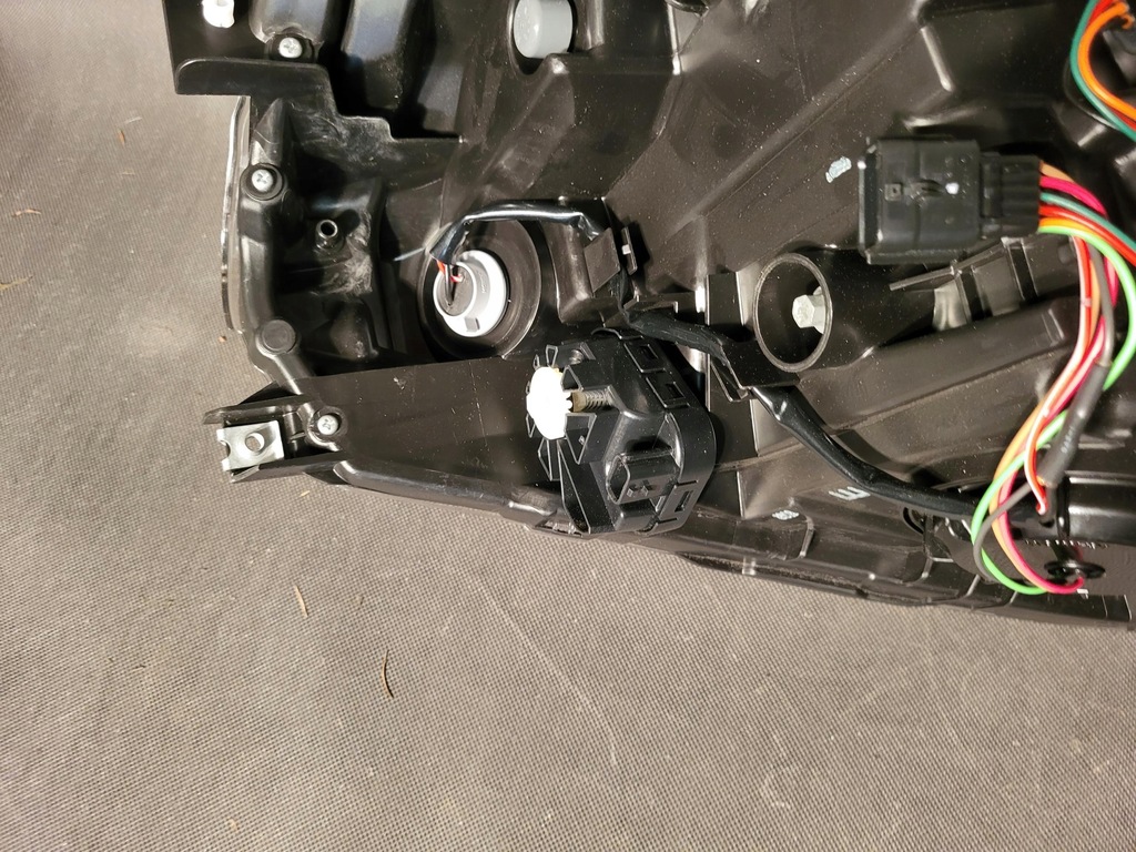 фото №10, Nissan leaf 10- лампа перед передня права full led oryg