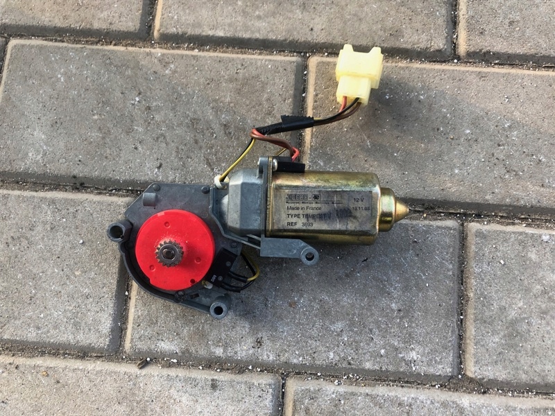 фото №1, Моторчик люк land rover discovery 1 i 2 ii