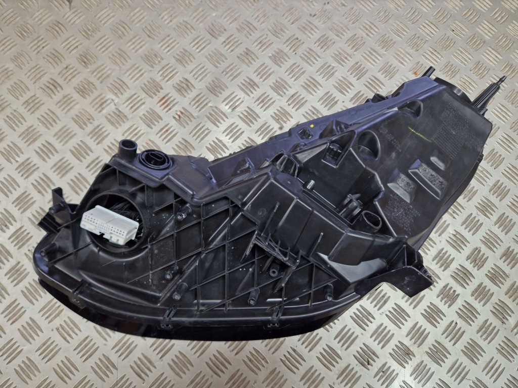 Фара передняя правый  led tesla 3 2017r- Оригинал