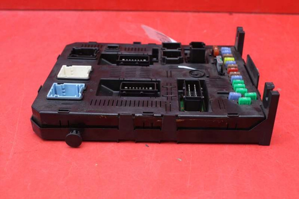 фото №8, Коробка запобіжників bsi 9661940480 citroen c5 1 i 3.0 v6 207 km 04-08