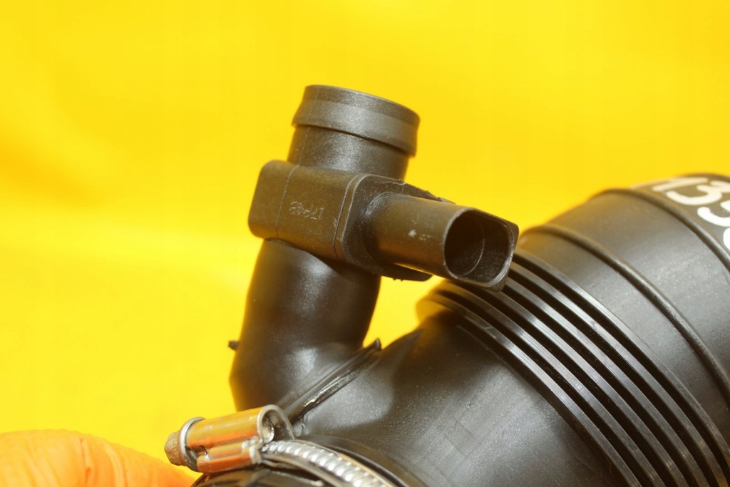 фото №8, Пабтрубок  впускной воздуха vw passat b7 2.0 tdi 3c0129654q