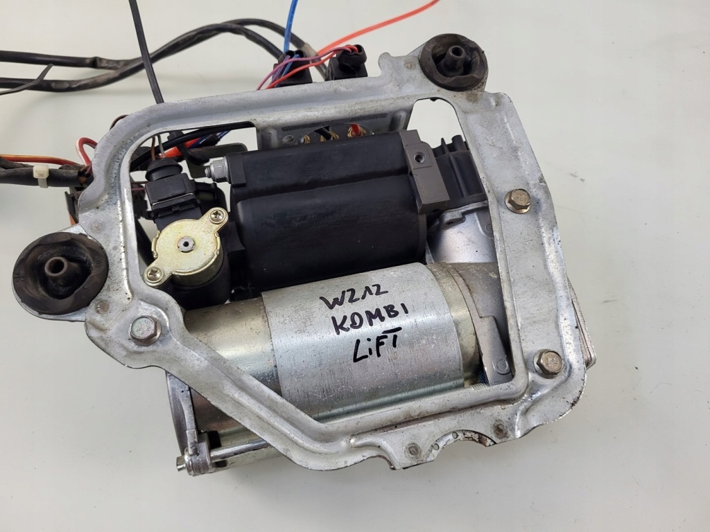 Купить Mercedes e-klasa w212 компрессор airmatic компрессор насос wabko 4430200111