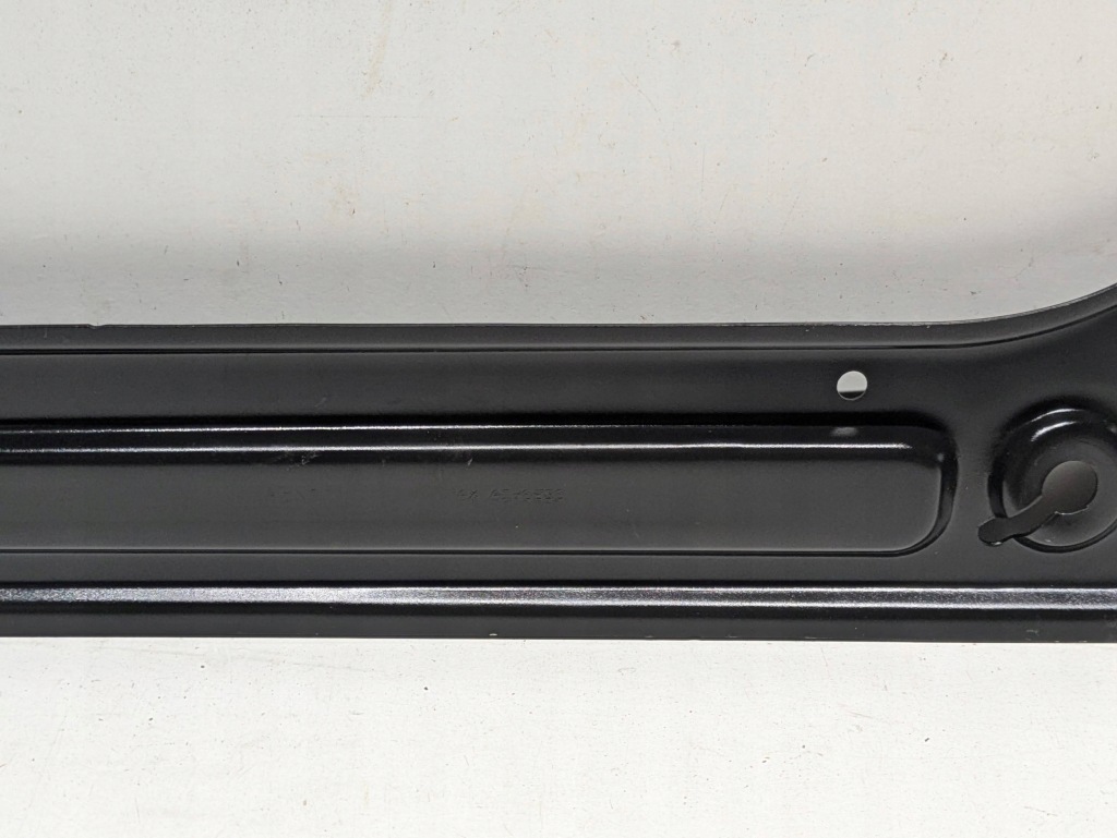 Кронштейн  лампы перед сторона правая skoda octavia mk4 5e3805932 с Разборки