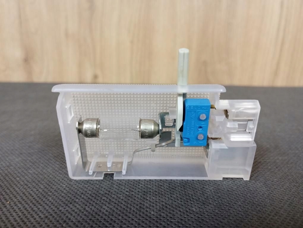 фото №4, Mercedes slk r170 lift лампа освещение бардачка консоли a2108200001