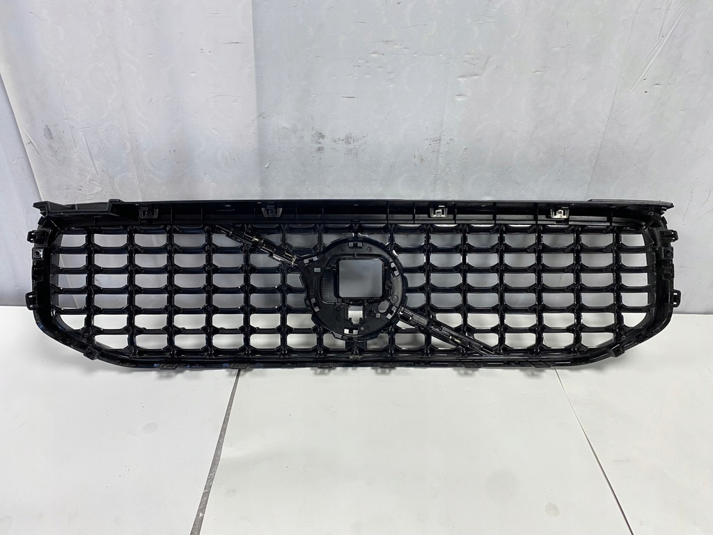 фото №9, Решітка радіатора решітка радіатора бампера перед volvo xc40 r-design lift 22-