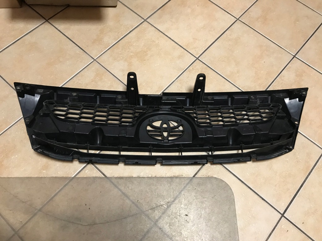 фото №1, Toyota hilux 2009-12 решётка радиатора решётка радиатора хром idealna