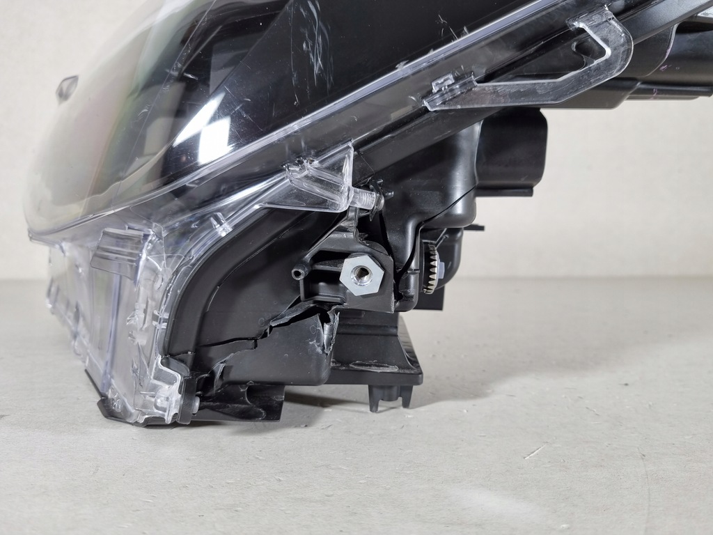 фото №13, Toyota yaris cross лампа левая перед full led eu