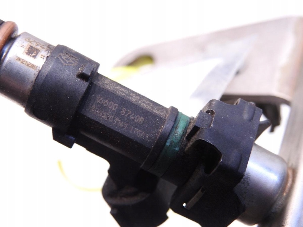 Купити Молдинг упорскування форсунки renault clio iv 0.9 tce 175201470r 0280158293