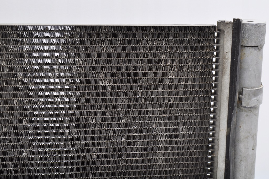 фото №11, Aston martin db11 4.0 радиатор кондиционера hy53-19710-ac