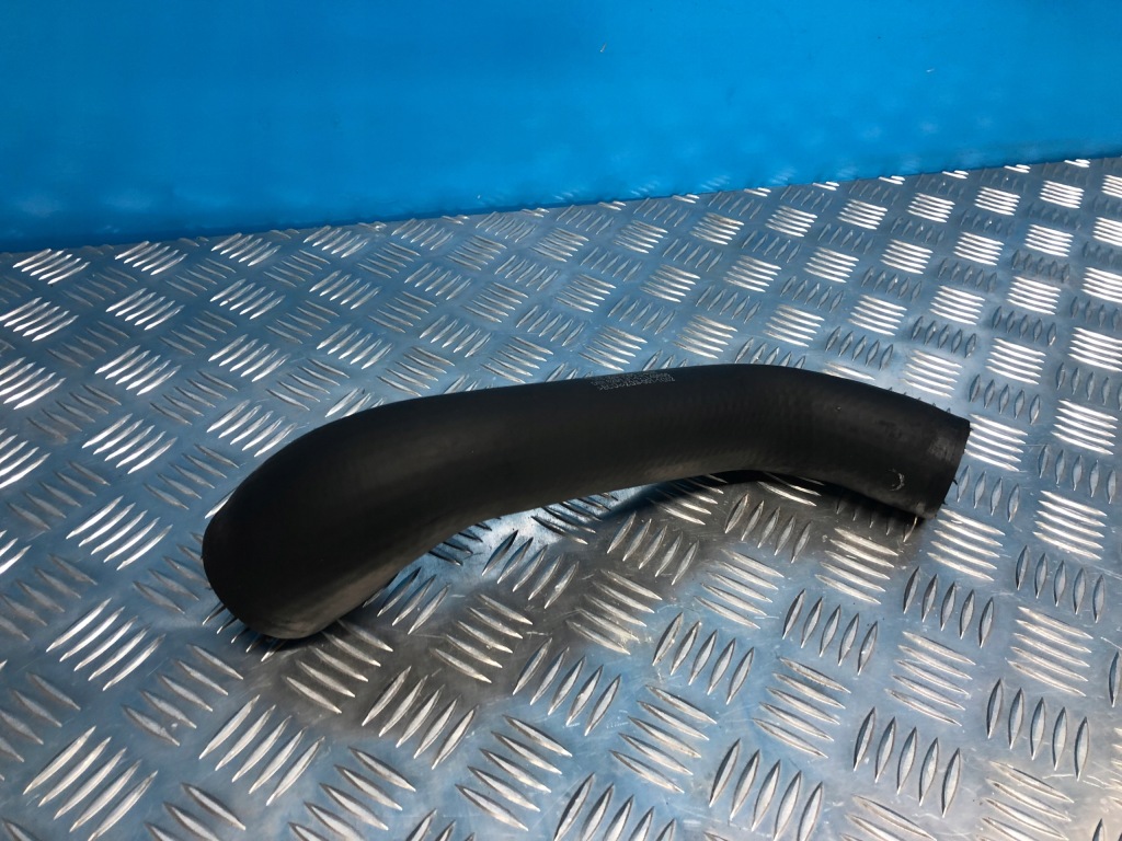 Купити Mercedes-benz оригінальний номер 1685280182 патрубок шланг інтеркулер