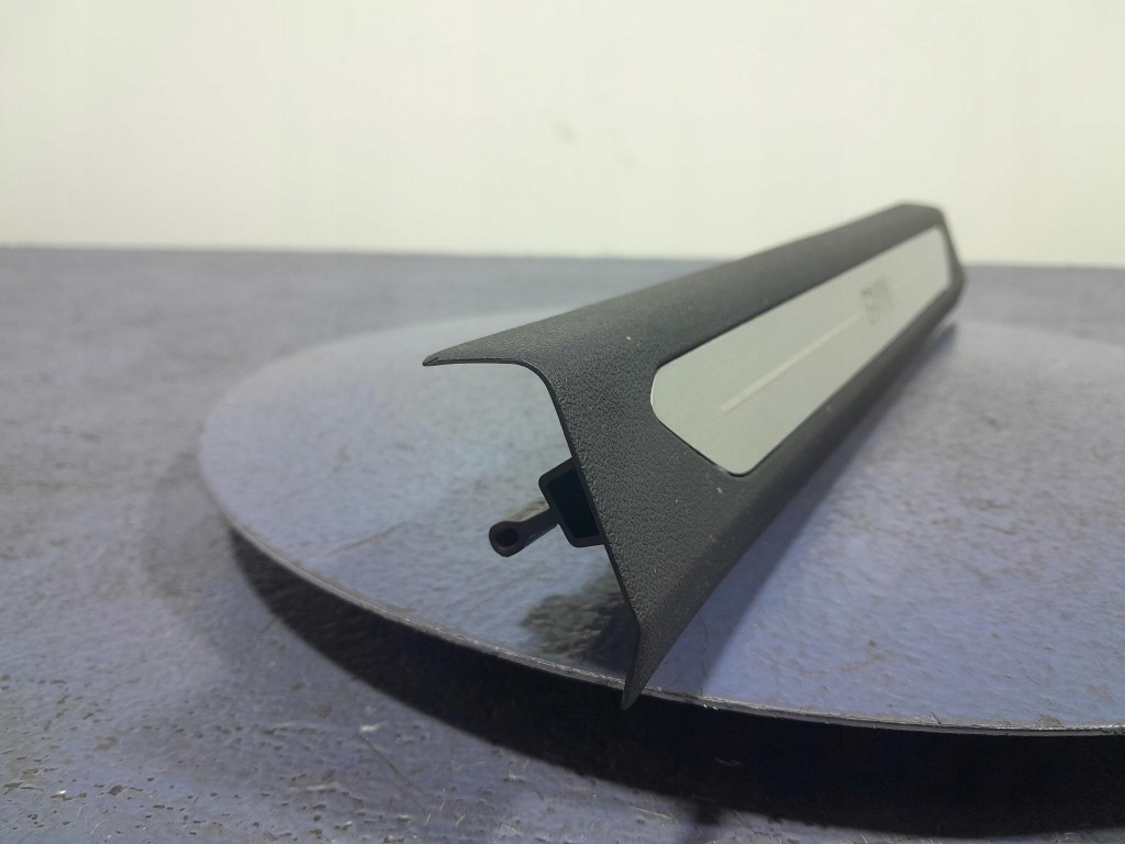 Bmw x5 g05 lci молдинг накладка поріг перед права 7434240 в Україні