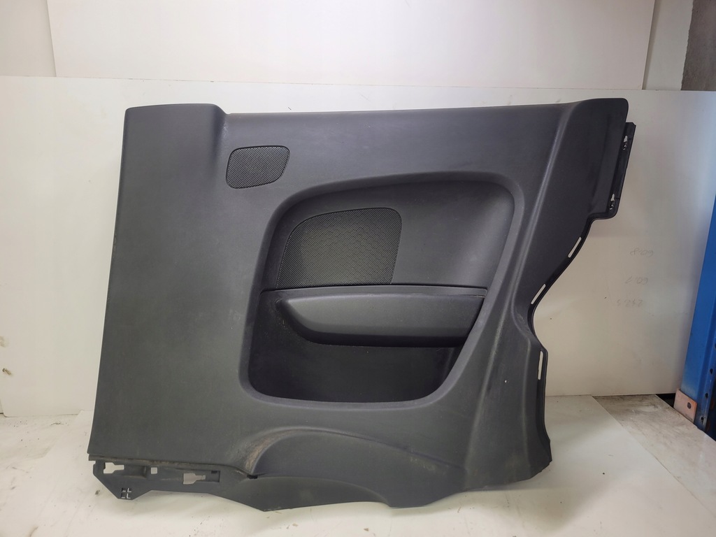 фото №1, Обшивка салону правий задня audi a1 8x0867036