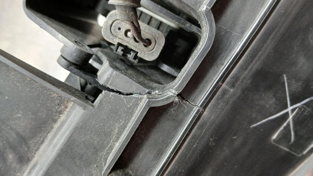 фото №14, Жалюзі шторка впуск volvo v40 po 2012r 31383814