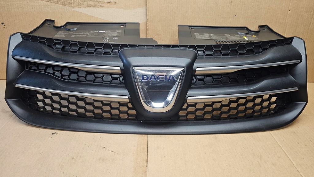 фото №1, Dacia sandero 2 logan 2 решётка радиатора решётка радиатора перед 623103971r оригинал bdb europa