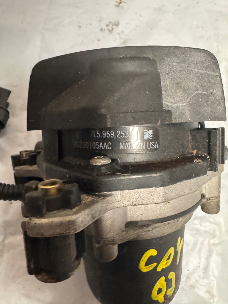 Купити Audi a6 c6 a8 d3 насос повітря вторинного 07l959253b 07l959231c
