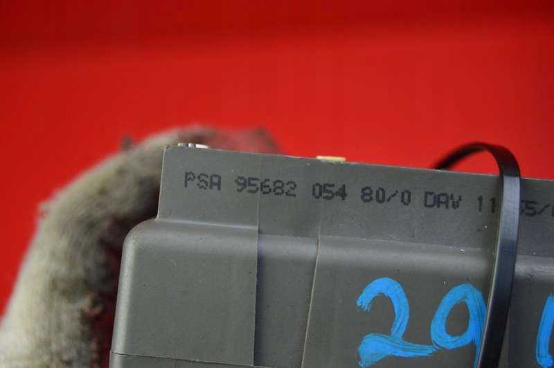 фото №7, Коробка запобіжників bsi 9568205480 citroen berlingo i 1.4 8v 75 km 96-02